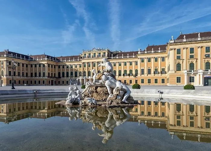 Historic Redesigned Schoenbrunn Palace W Free Parking And 24h Check-in * Vienna