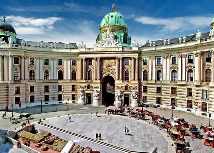 Historic Redesigned Schoenbrunn Palace W Free Parking And 24h Check-in