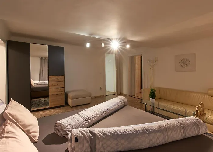 Apartment Historic Redesigned Schoenbrunn Palace W Free Parking And 24h Check-in Vienna