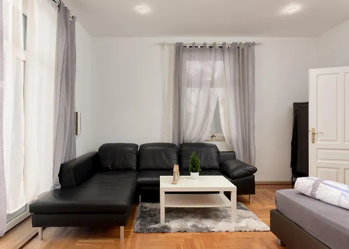 Apartment Historic Redesigned Schoenbrunn Palace W Free Parking And 24h Check-in *