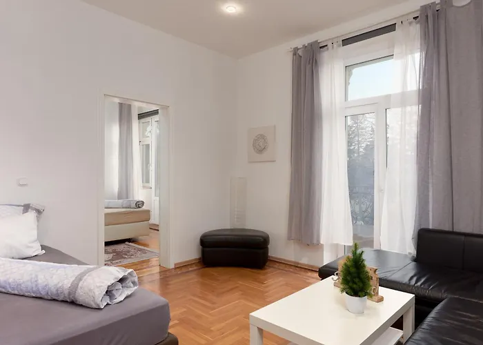 Apartment Historic Redesigned Schoenbrunn Palace W Free Parking And 24h Check-in Vienna