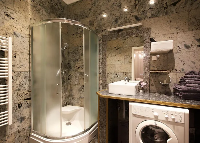 Historic Redesigned Schoenbrunn Palace W Free Parking And 24h Check-in Apartment