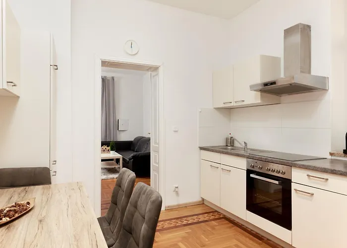 Apartment Historic Redesigned Schoenbrunn Palace W Free Parking And 24h Check-in