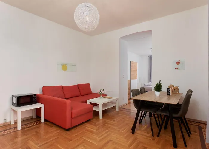 Historic Redesigned Schoenbrunn Palace W Free Parking And 24h Check-in Apartment *