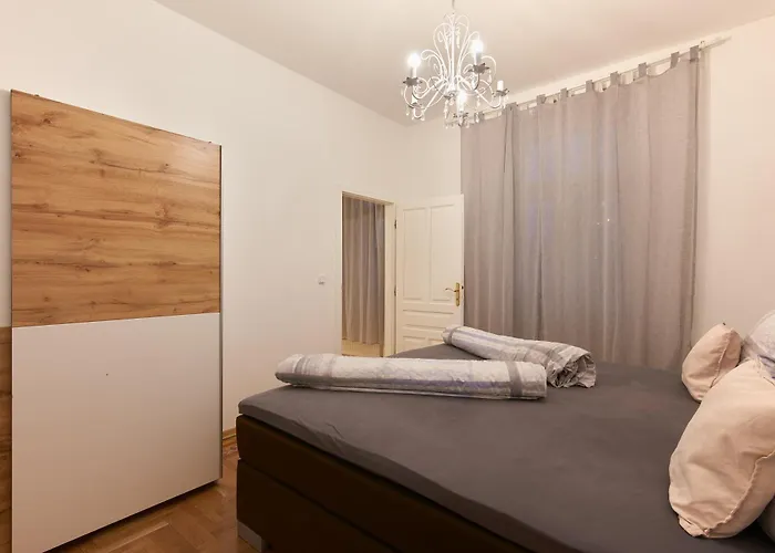 Apartment Historic Redesigned Schoenbrunn Palace W Free Parking And 24h Check-in Vienna