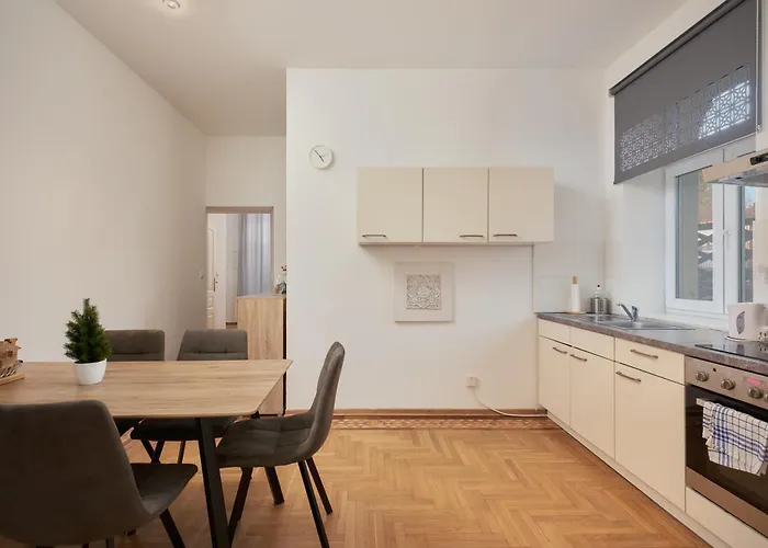 Apartment Historic Redesigned Schoenbrunn Palace W Free Parking And 24h Check-in *